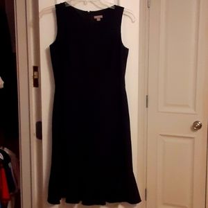 Ann Taylor Women's Black Lined Cocktail Dress. Size: 0P.